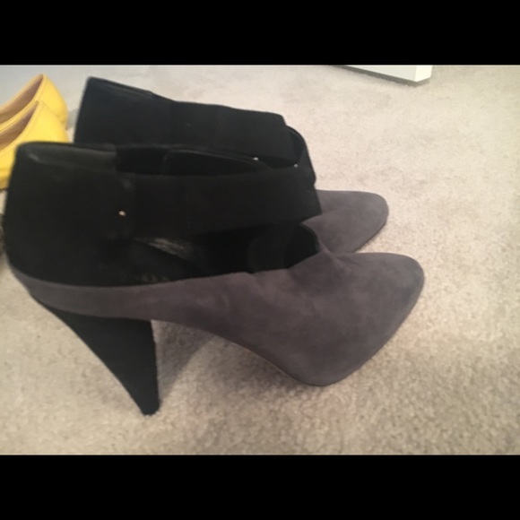 PRADA black and gray suede bootie, size 39 - Picture 2 of 5